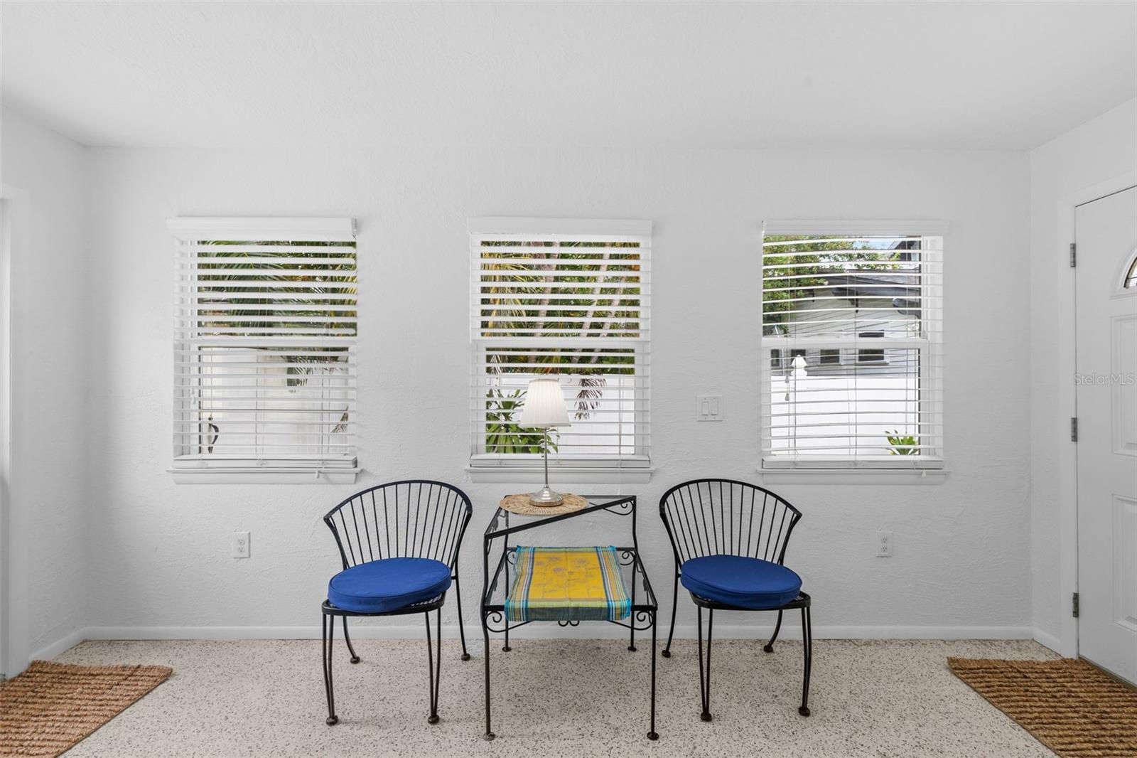 Image 16 of 52 For 222 17th Avenue S