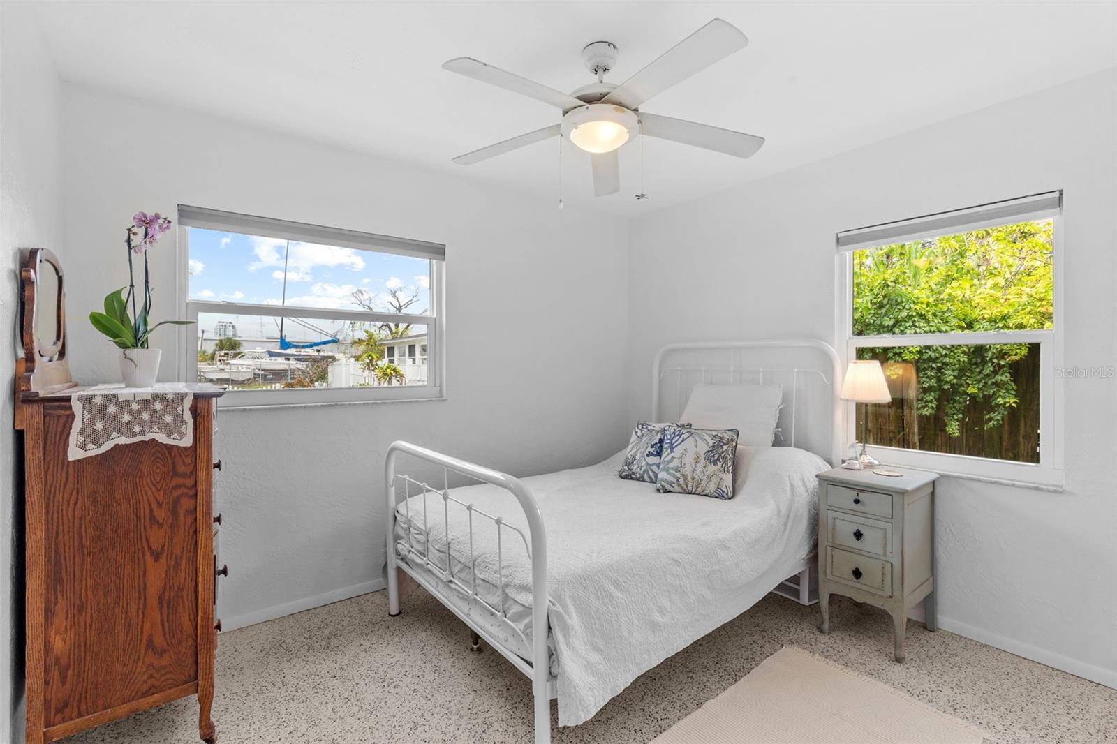 Image 33 of 52 For 222 17th Avenue S