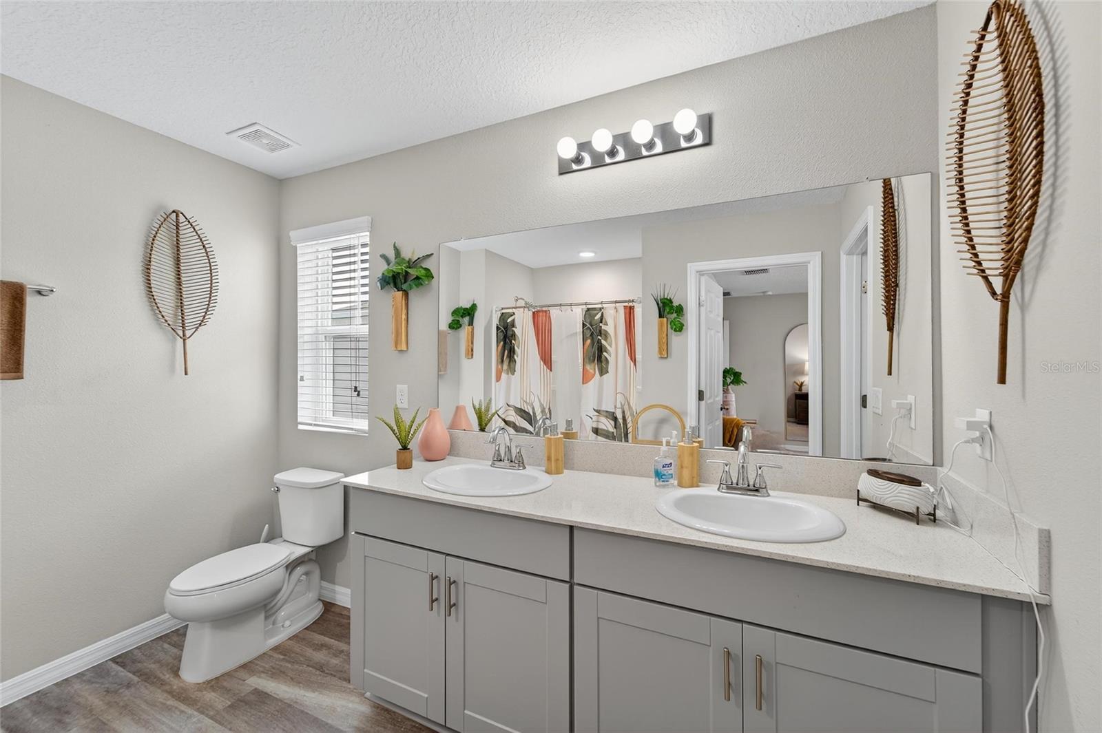 Image 27 of 70 For 12820 French Market Drive