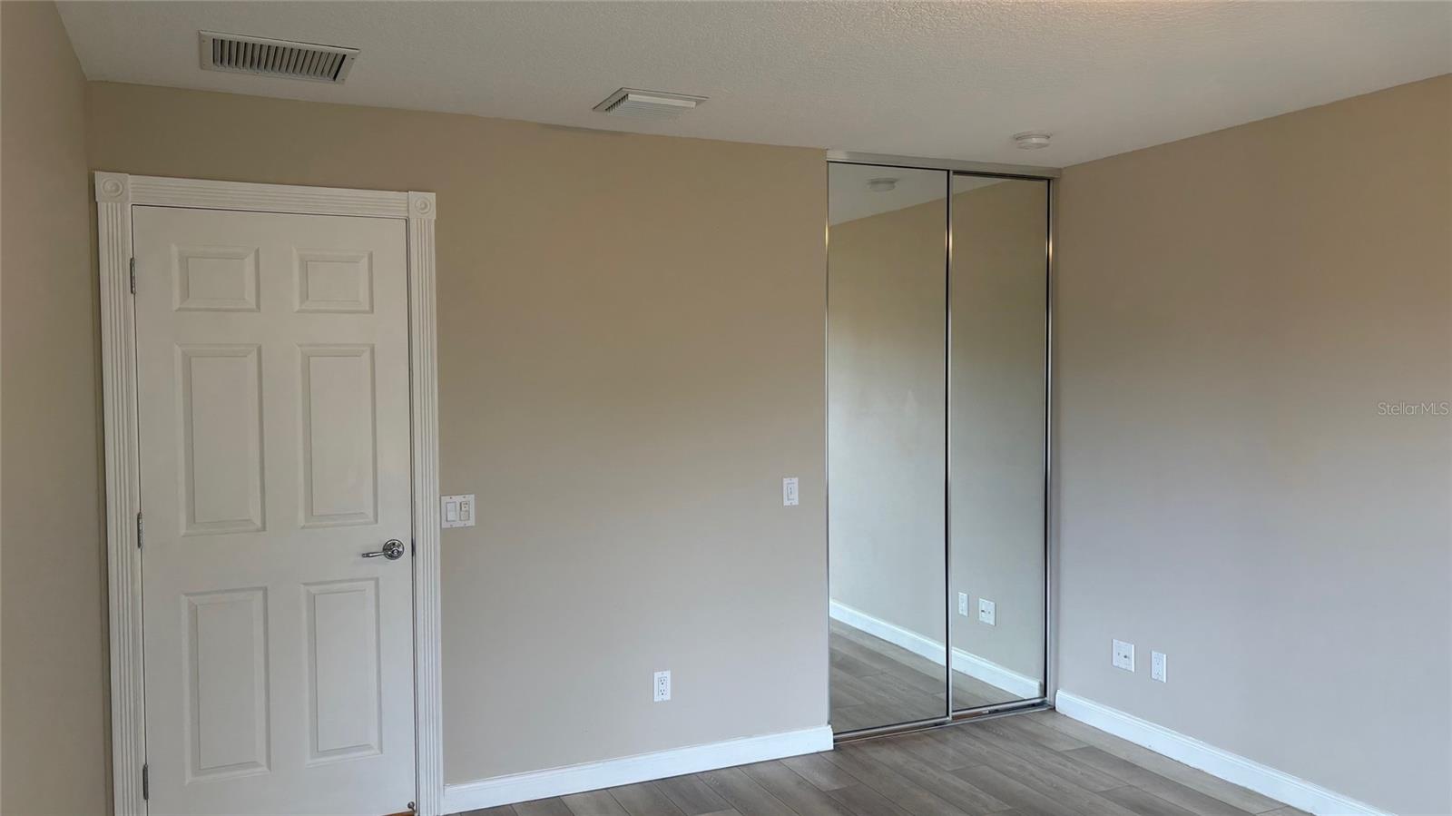 Image 10 of 28 For 11887 Delfina Ln