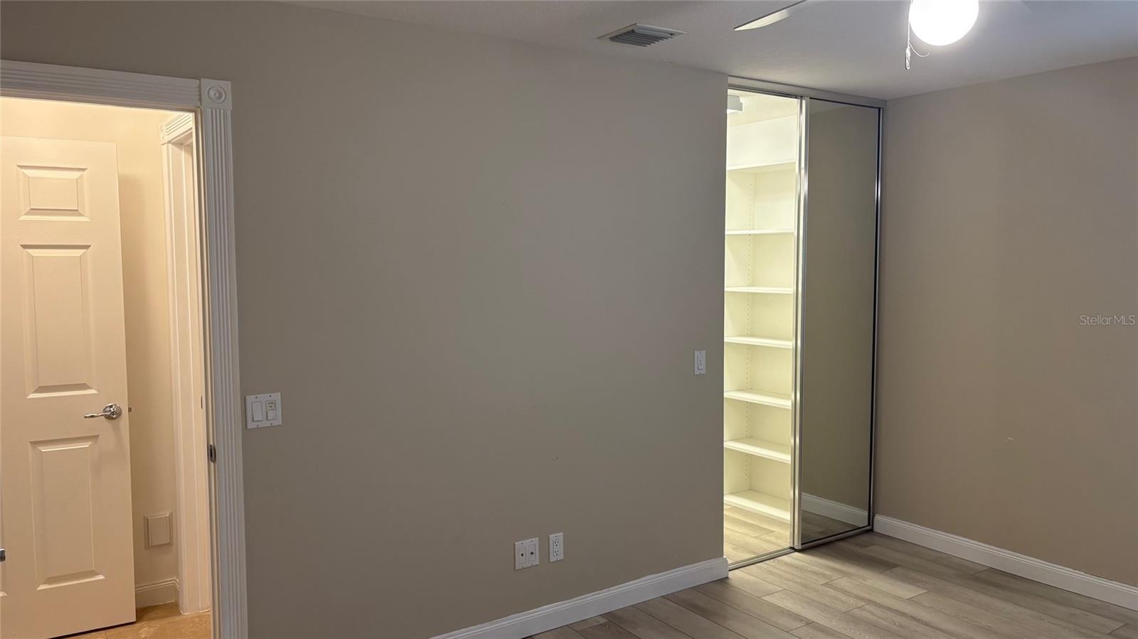 Image 16 of 28 For 11887 Delfina Ln