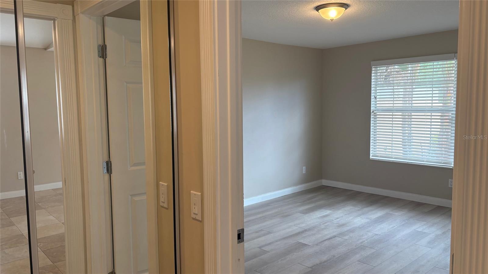 Image 8 of 28 For 11887 Delfina Ln