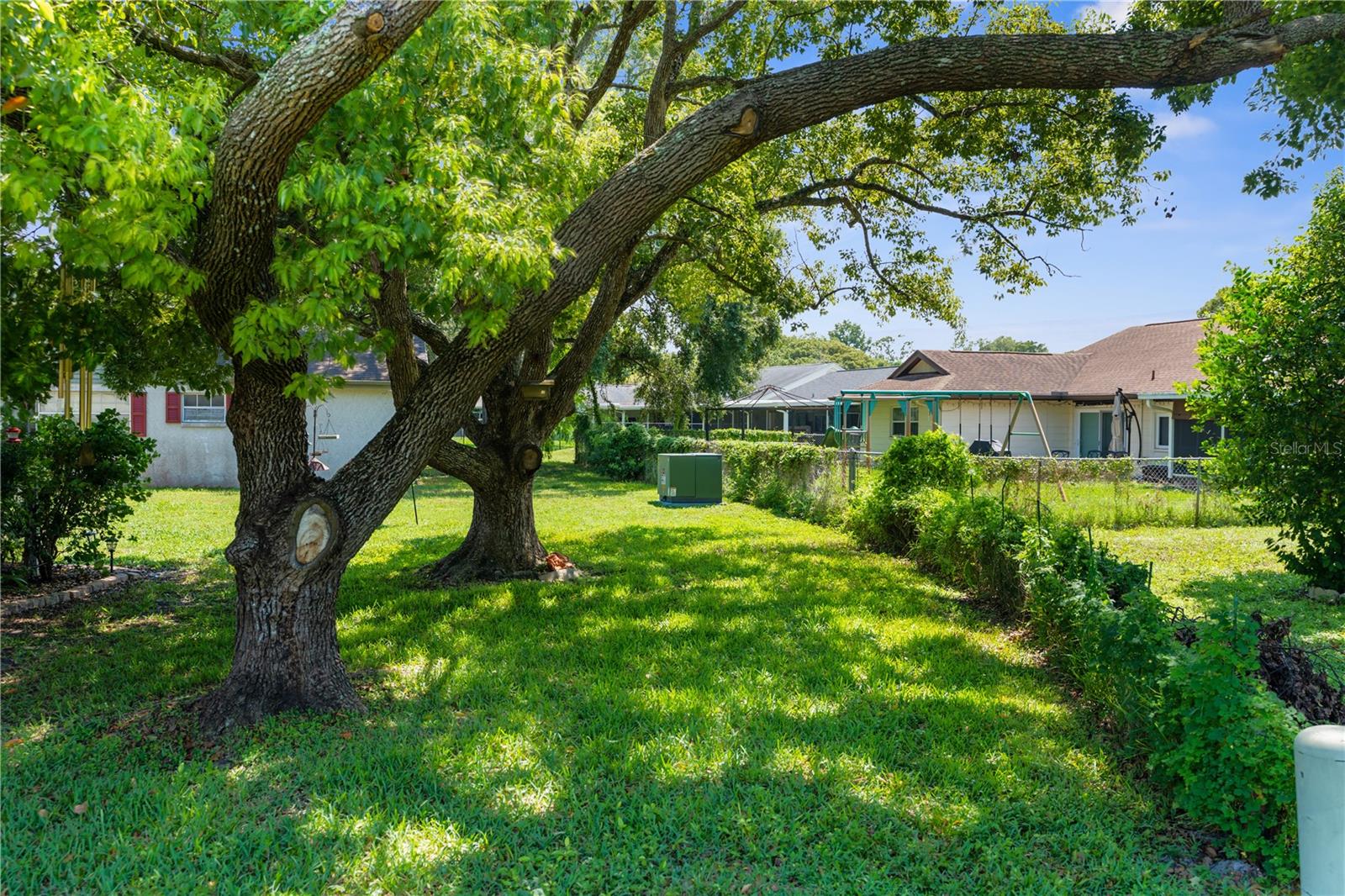 Image 21 of 25 For 12203 Buttonwood Row