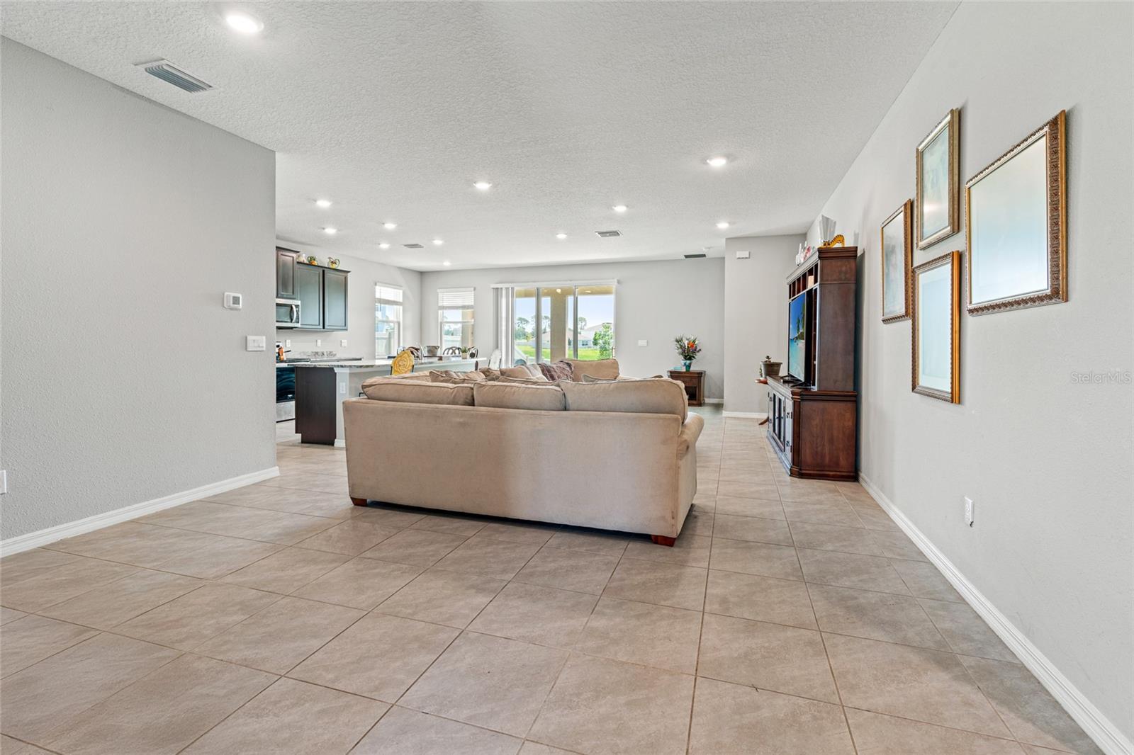 Image 7 of 36 For 7632 Odessa Court