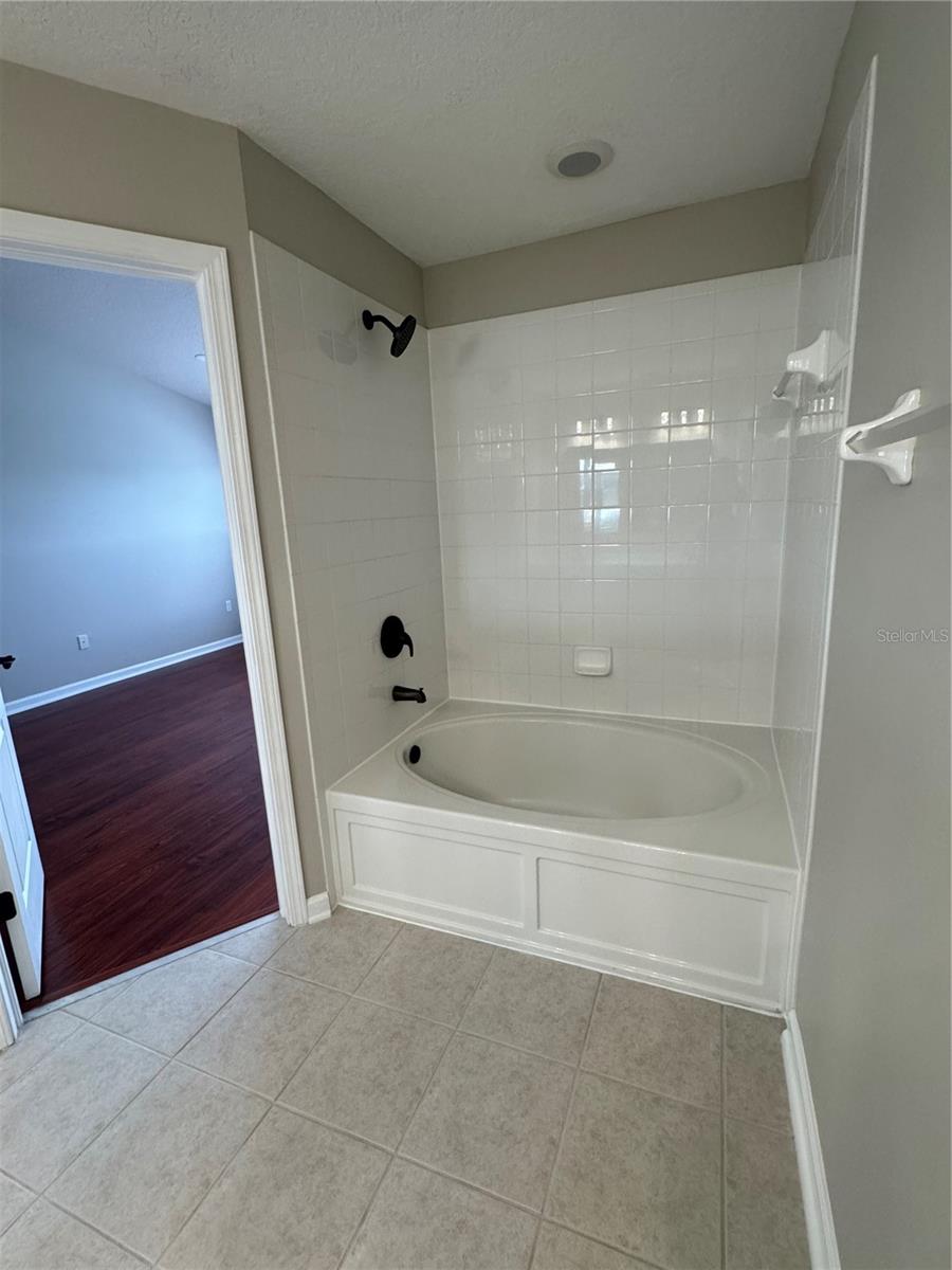 Image 19 of 36 For 4814 Pond Ridge Drive