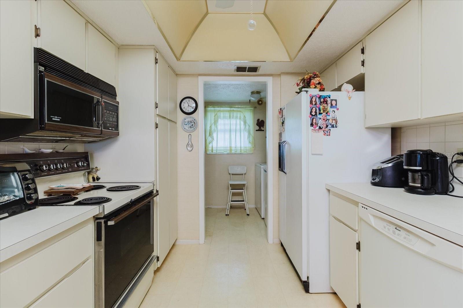 Image 23 of 76 For 7614 Radcliffe Circle 110b