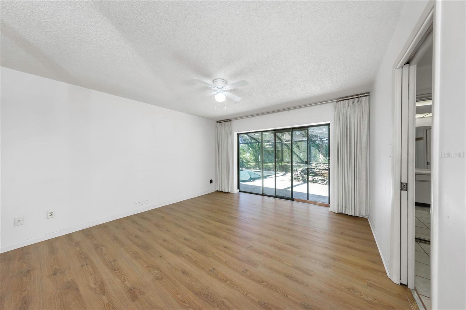 Image 22 of 37 For 2894 Rollingwood Court