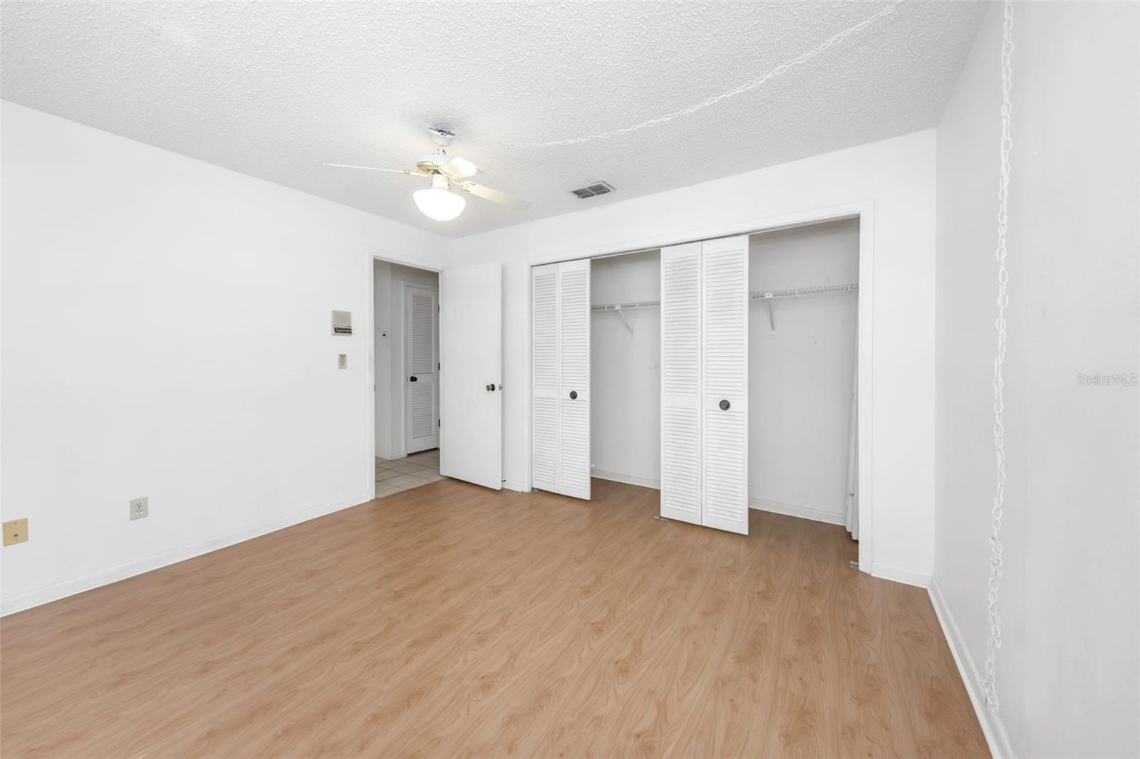 Image 31 of 37 For 2894 Rollingwood Court