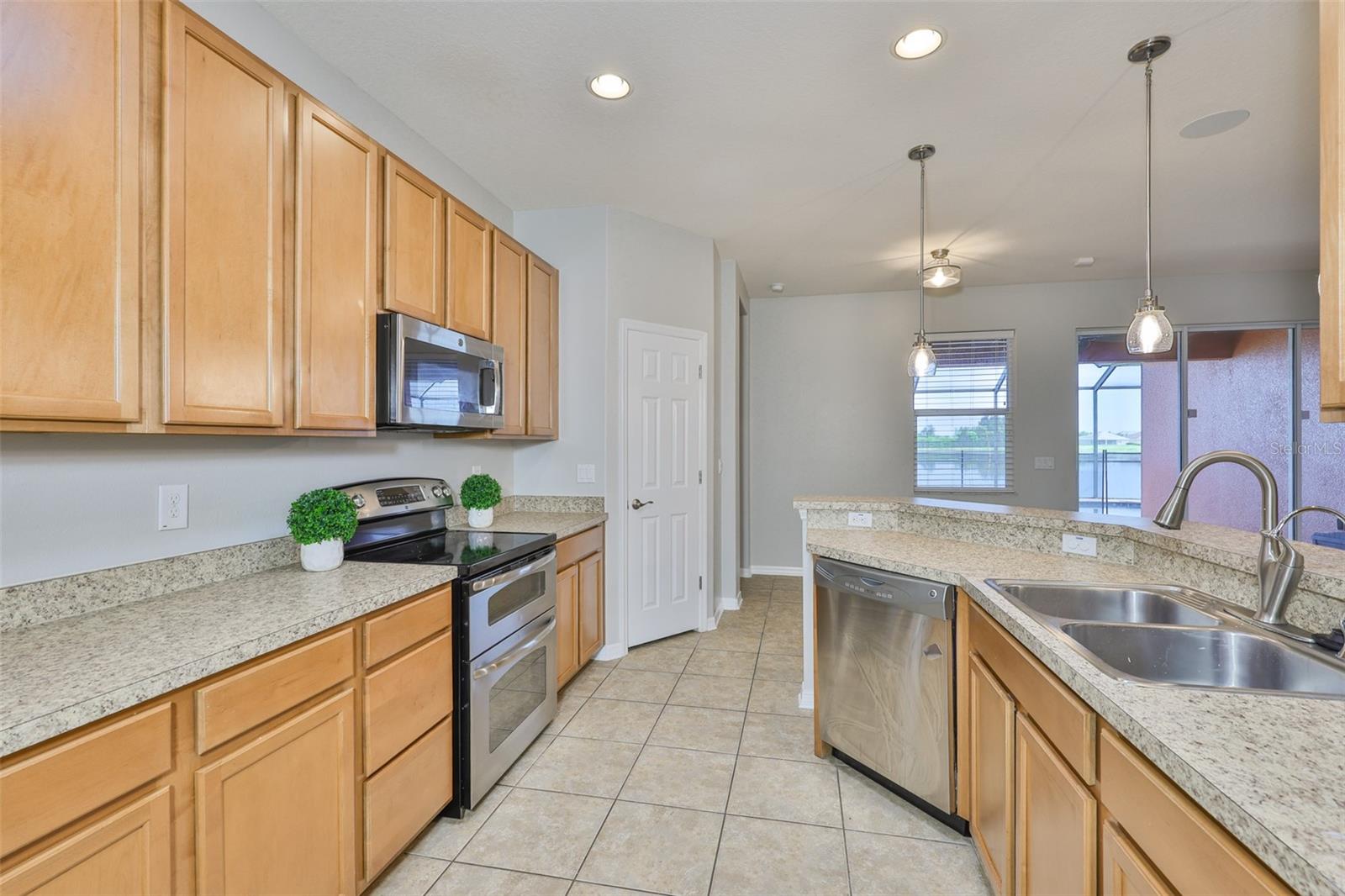 Image 11 of 45 For 813 Seminole Sky Drive