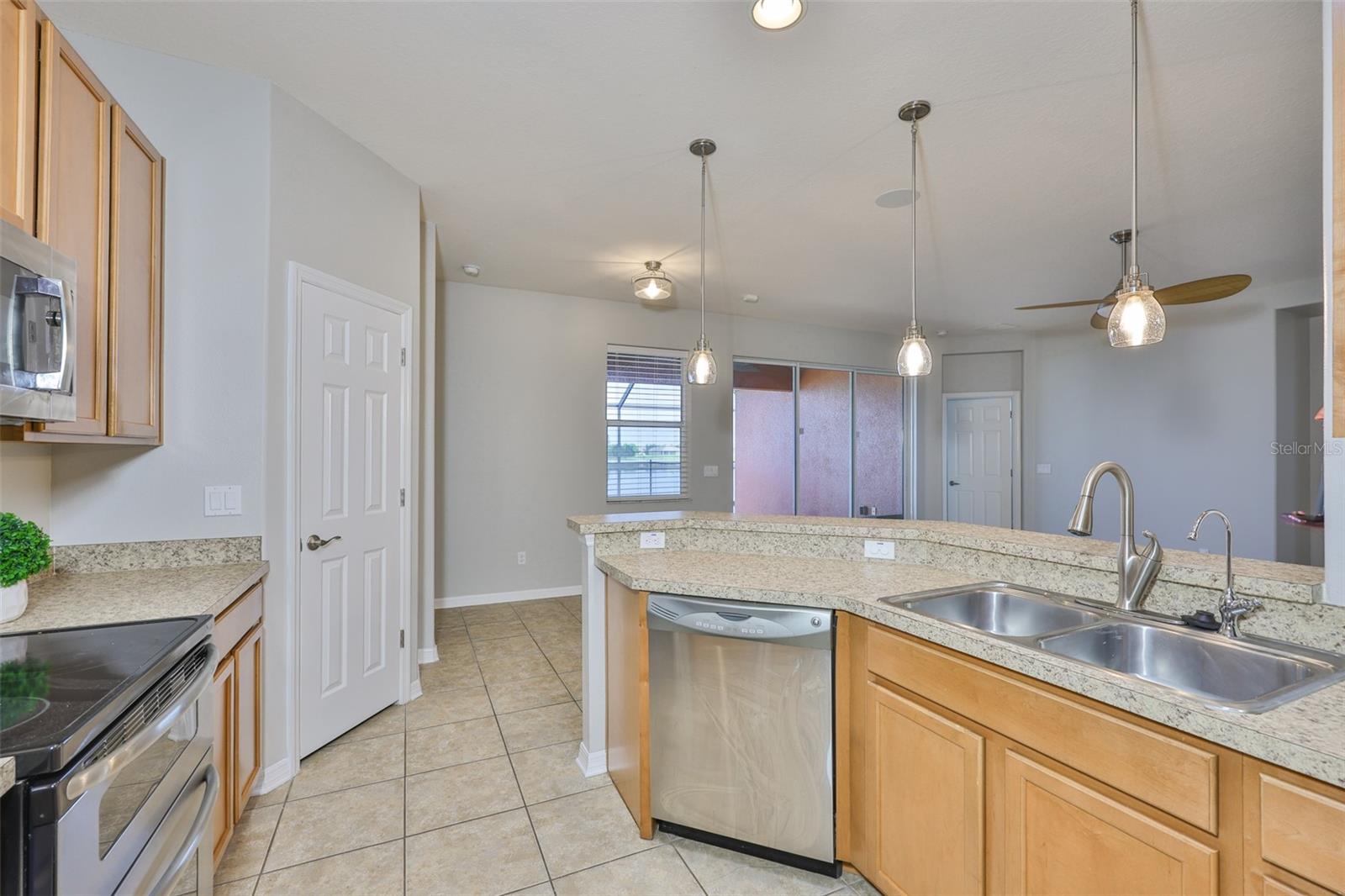 Image 14 of 45 For 813 Seminole Sky Drive