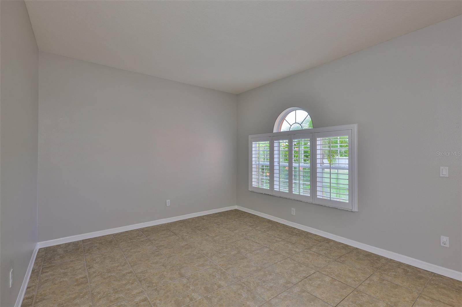Image 5 of 45 For 813 Seminole Sky Drive