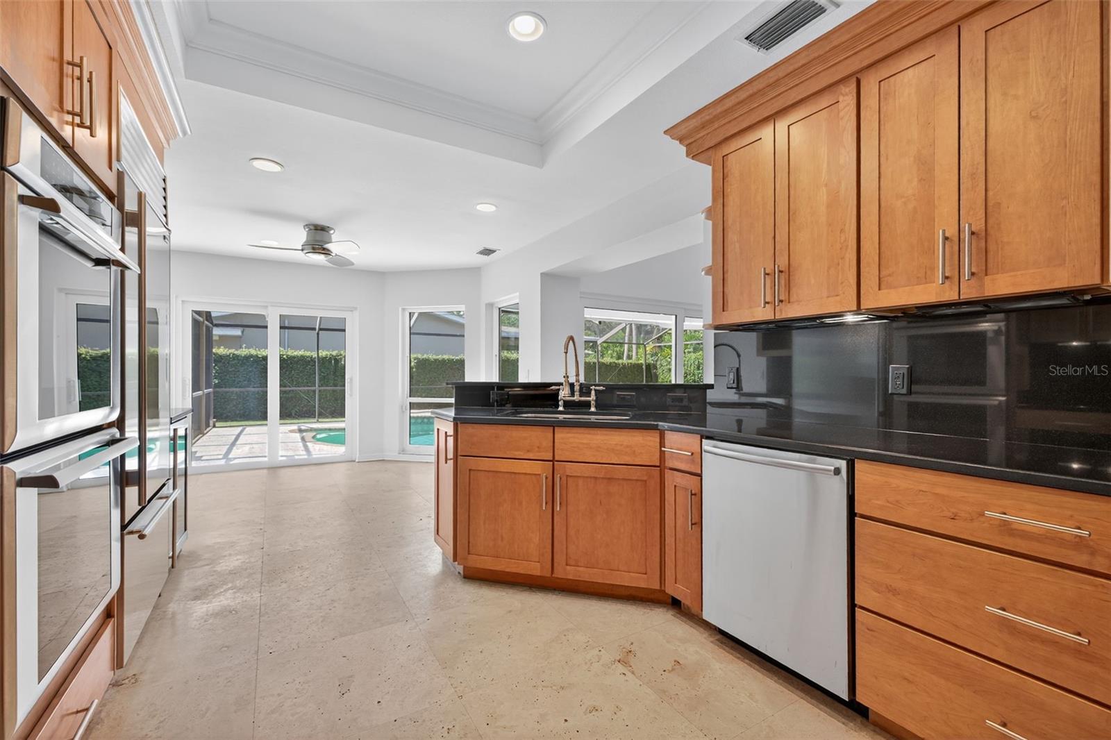 Image 15 of 53 For 4404 Azeele Street