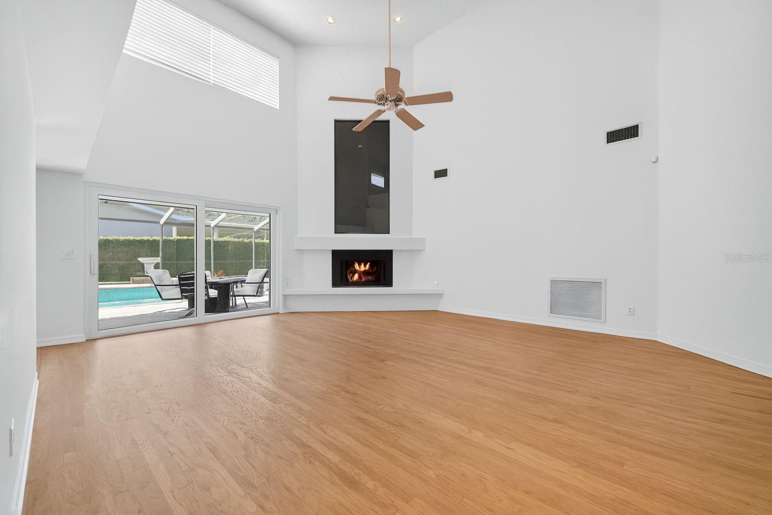 Image 19 of 53 For 4404 Azeele Street