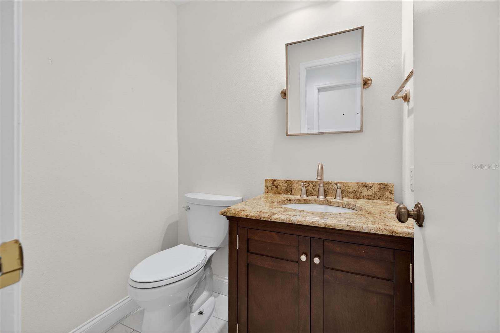 Image 23 of 53 For 4404 Azeele Street