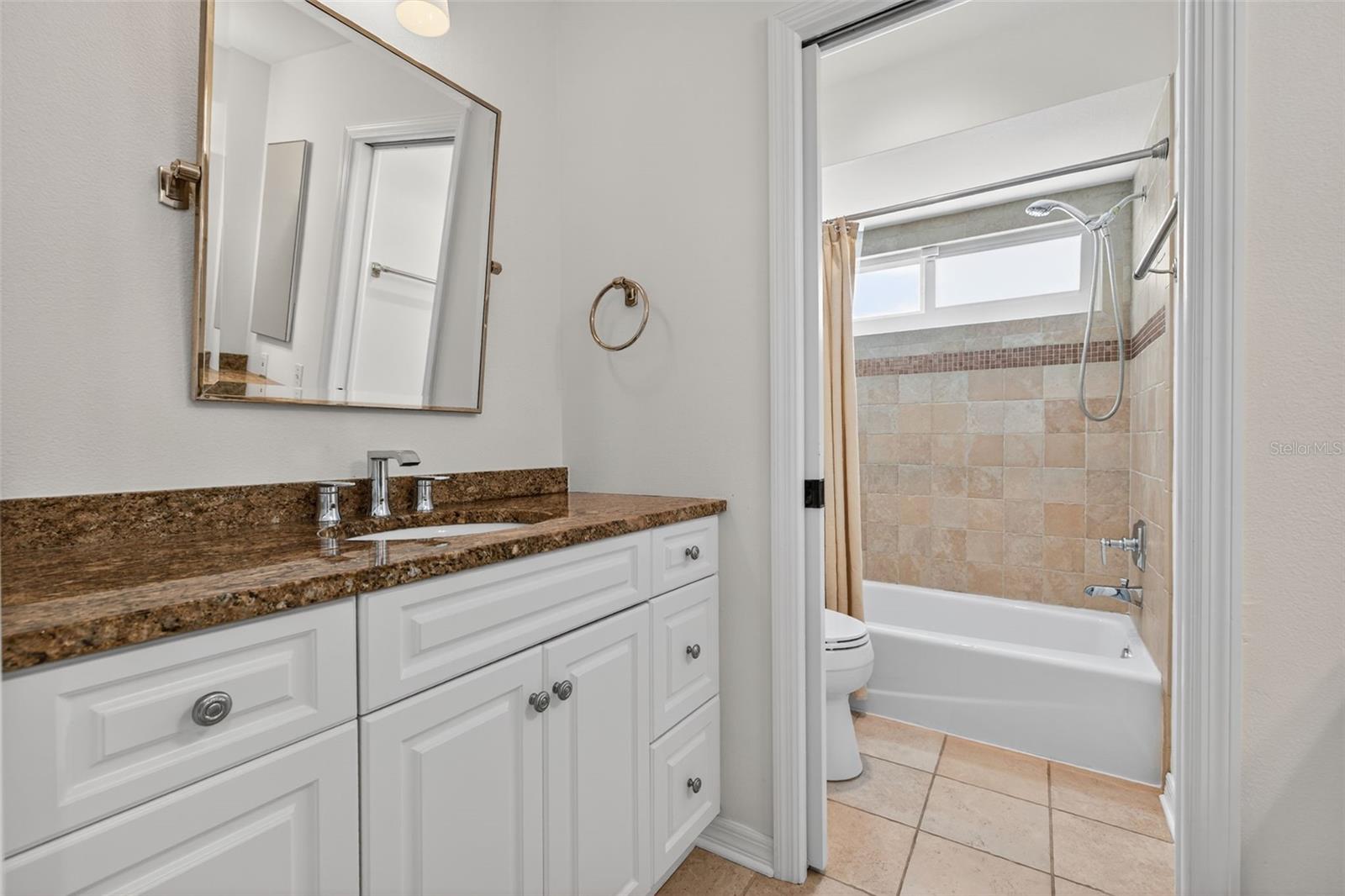 Image 37 of 53 For 4404 Azeele Street