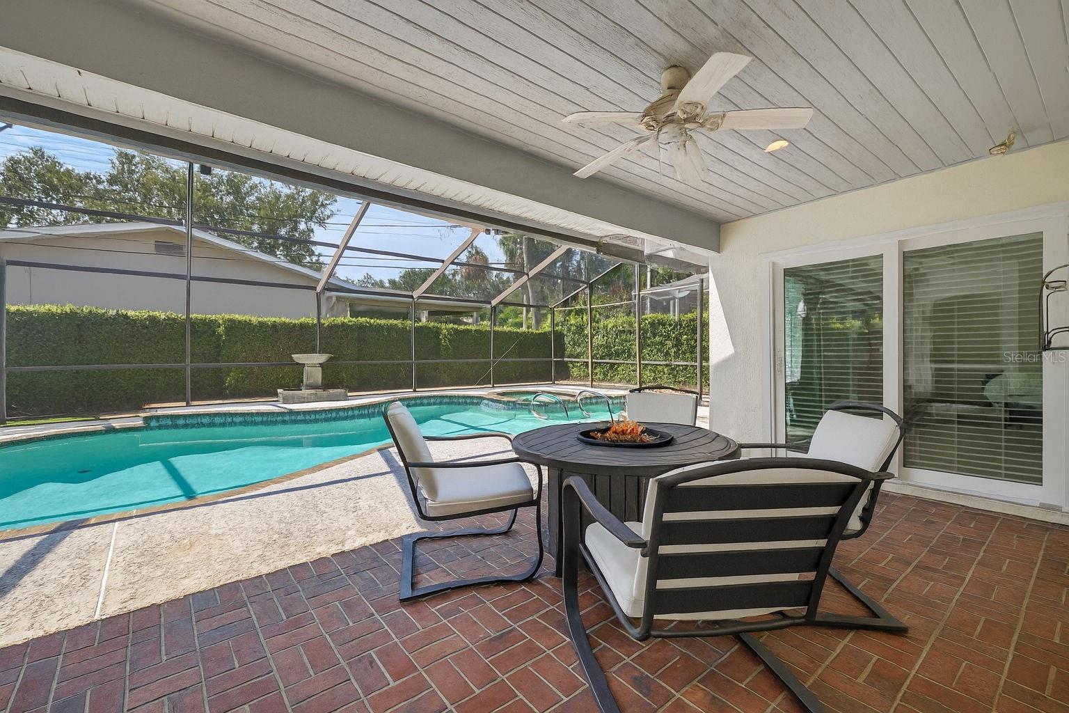 Image 40 of 53 For 4404 Azeele Street