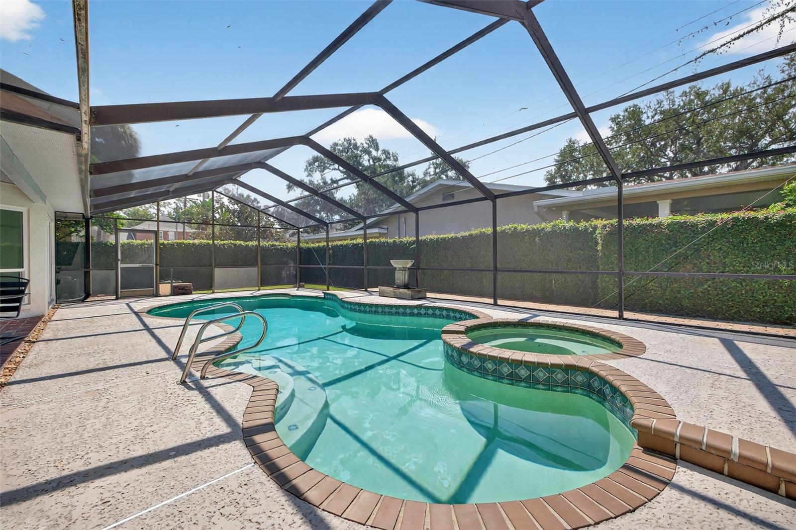 Image 42 of 53 For 4404 Azeele Street