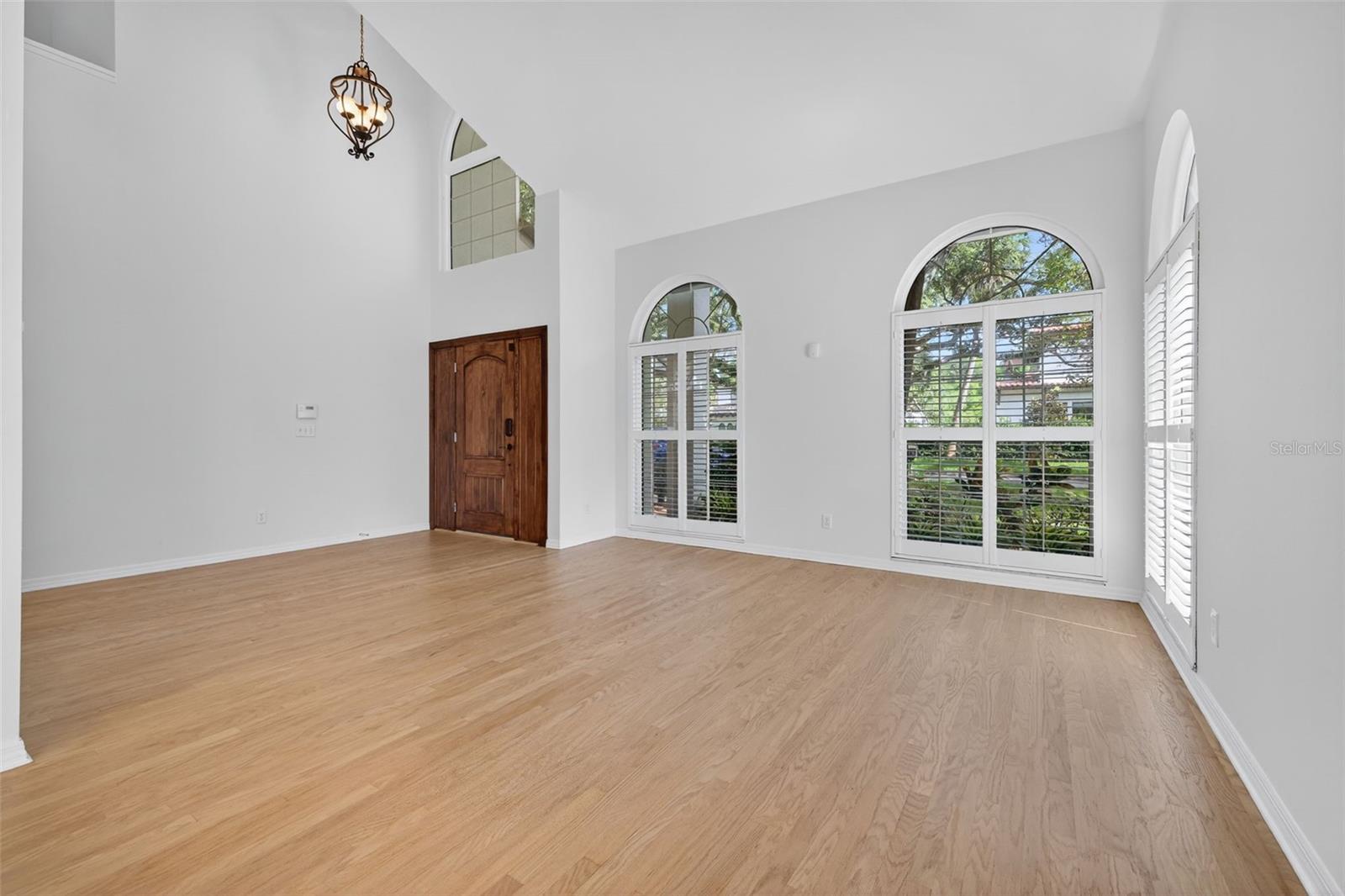 Image 6 of 53 For 4404 Azeele Street