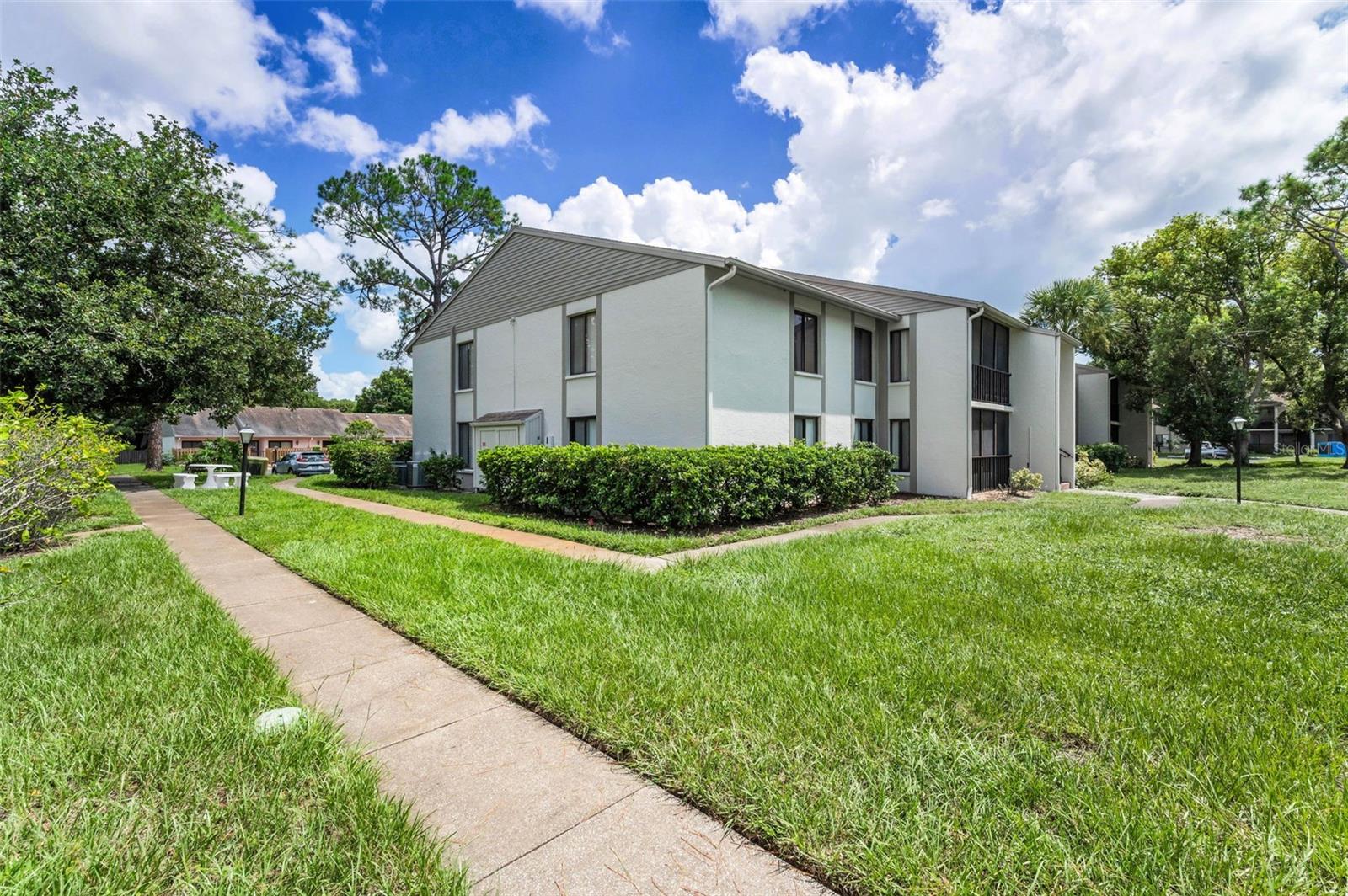 Image 36 of 62 For 2687 Pine Ridge Way S F2