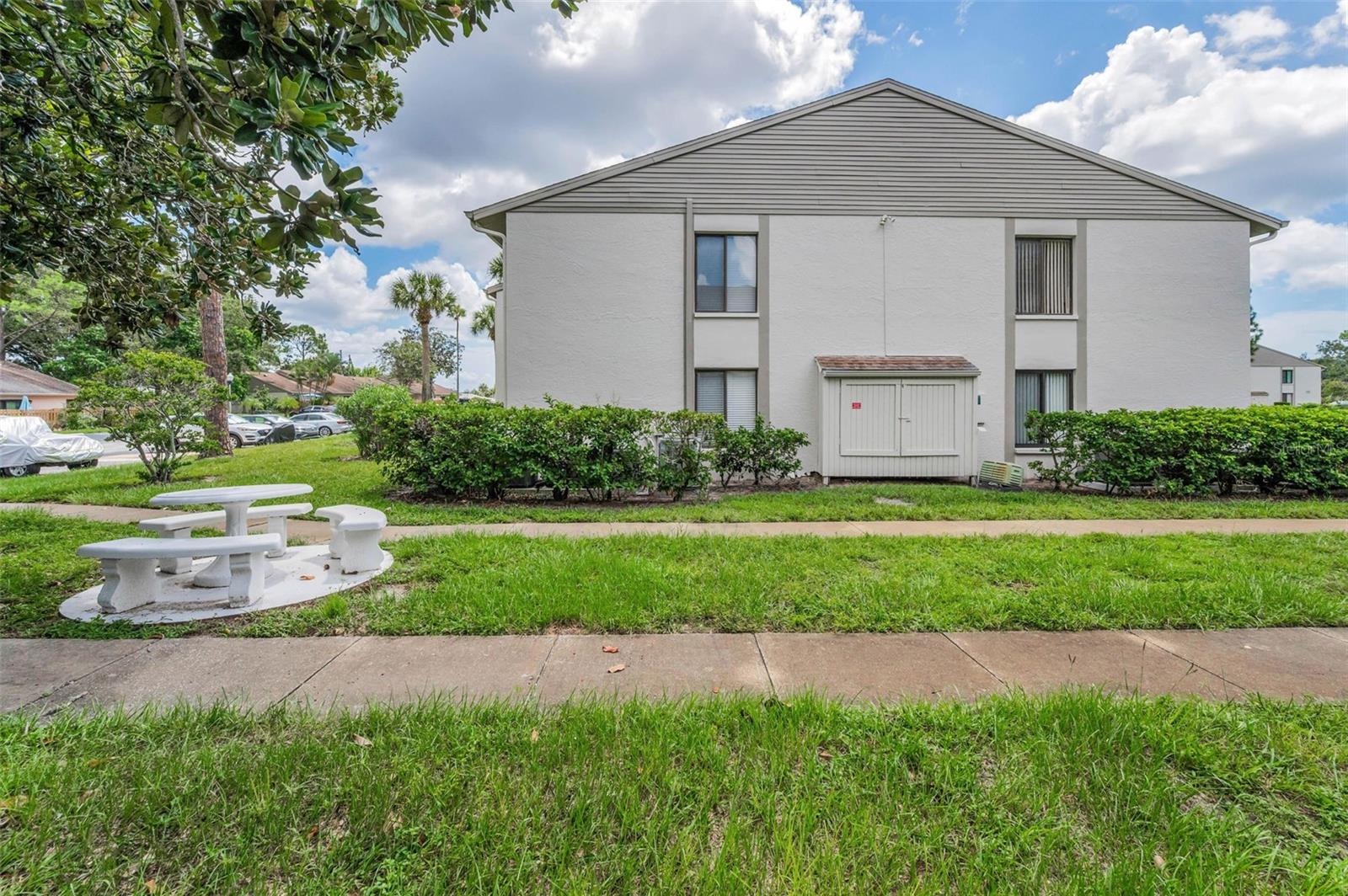 Image 38 of 62 For 2687 Pine Ridge Way S F2