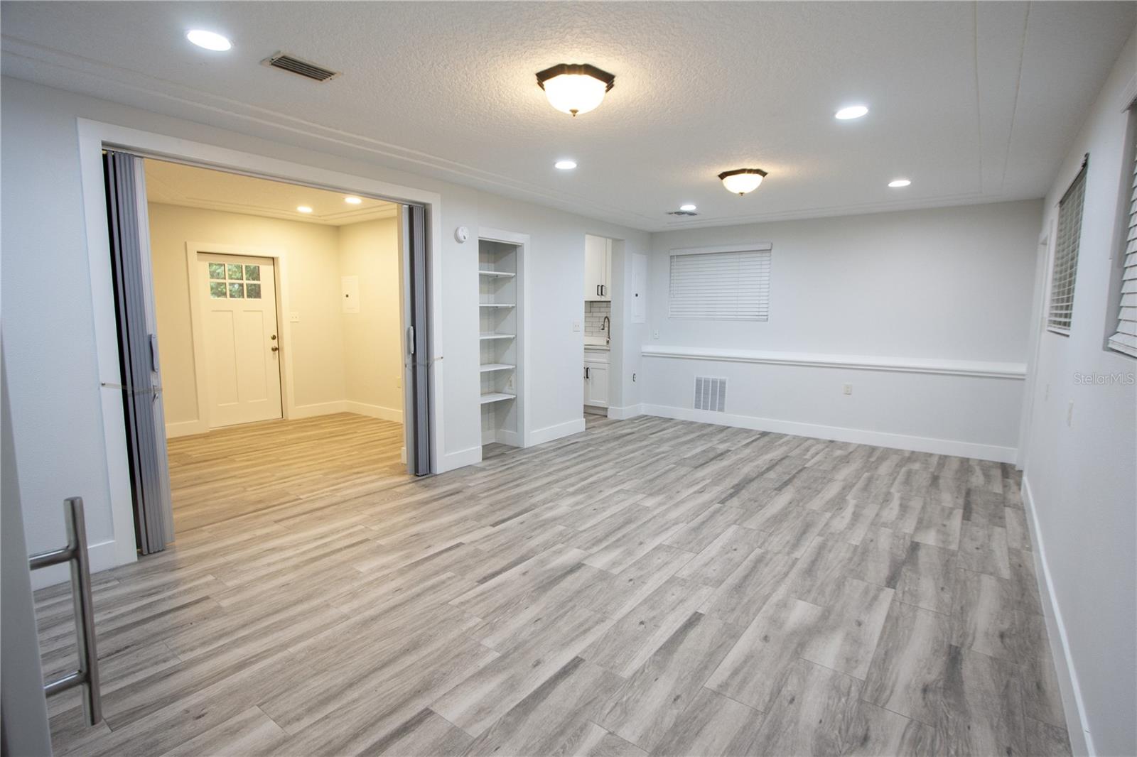 Listing photo id 12 for 111 143rd Avenue