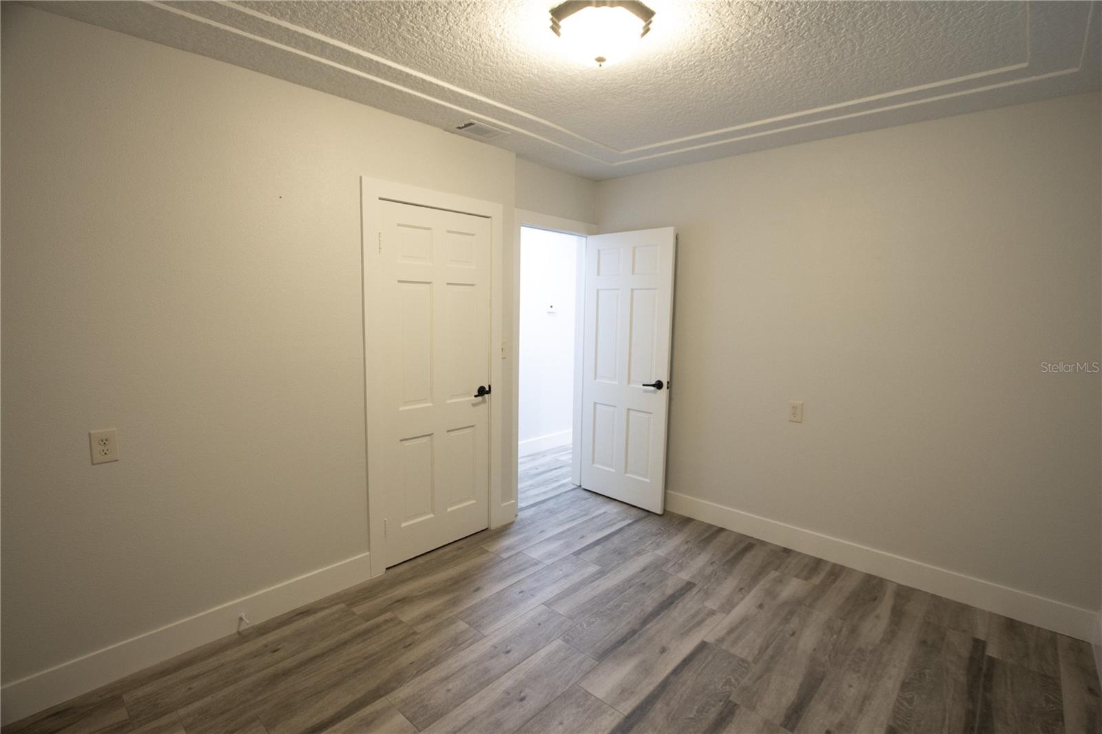 Listing photo id 20 for 111 143rd Avenue