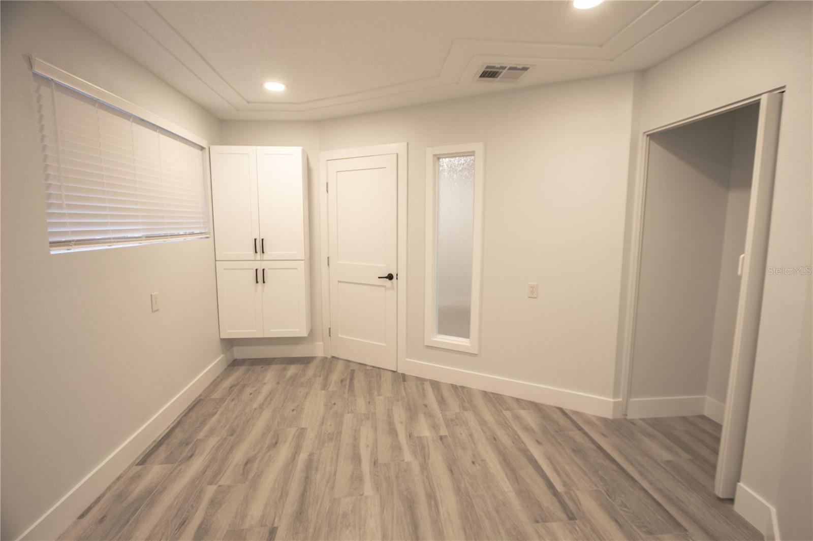 Listing photo id 23 for 111 143rd Avenue