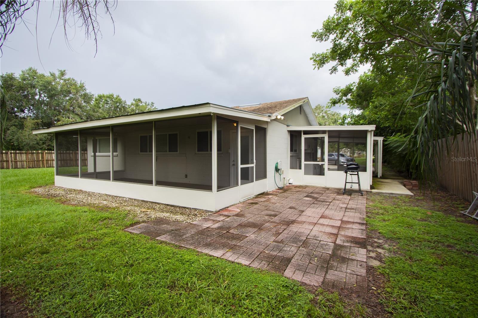 Listing photo id 1 for 111 143rd Avenue