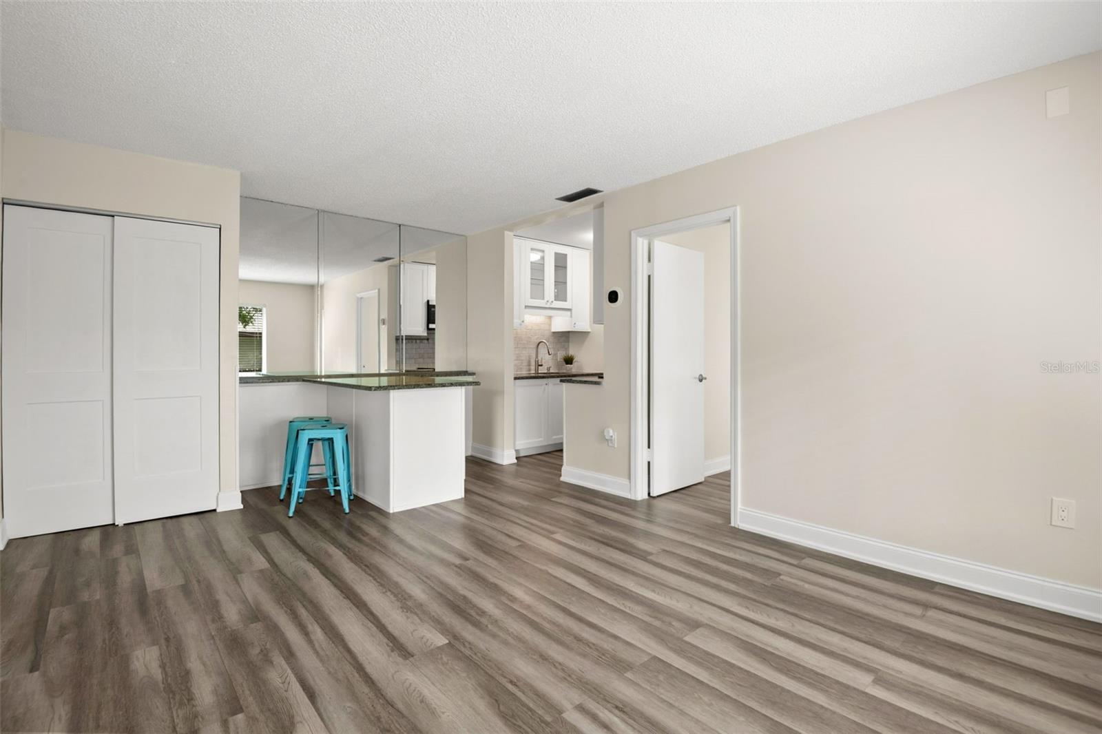 Image 7 of 25 For 4215 Bay Drive 1506f