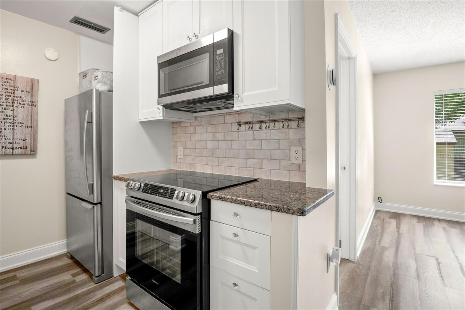 Image 9 of 25 For 4215 Bay Drive 1506f