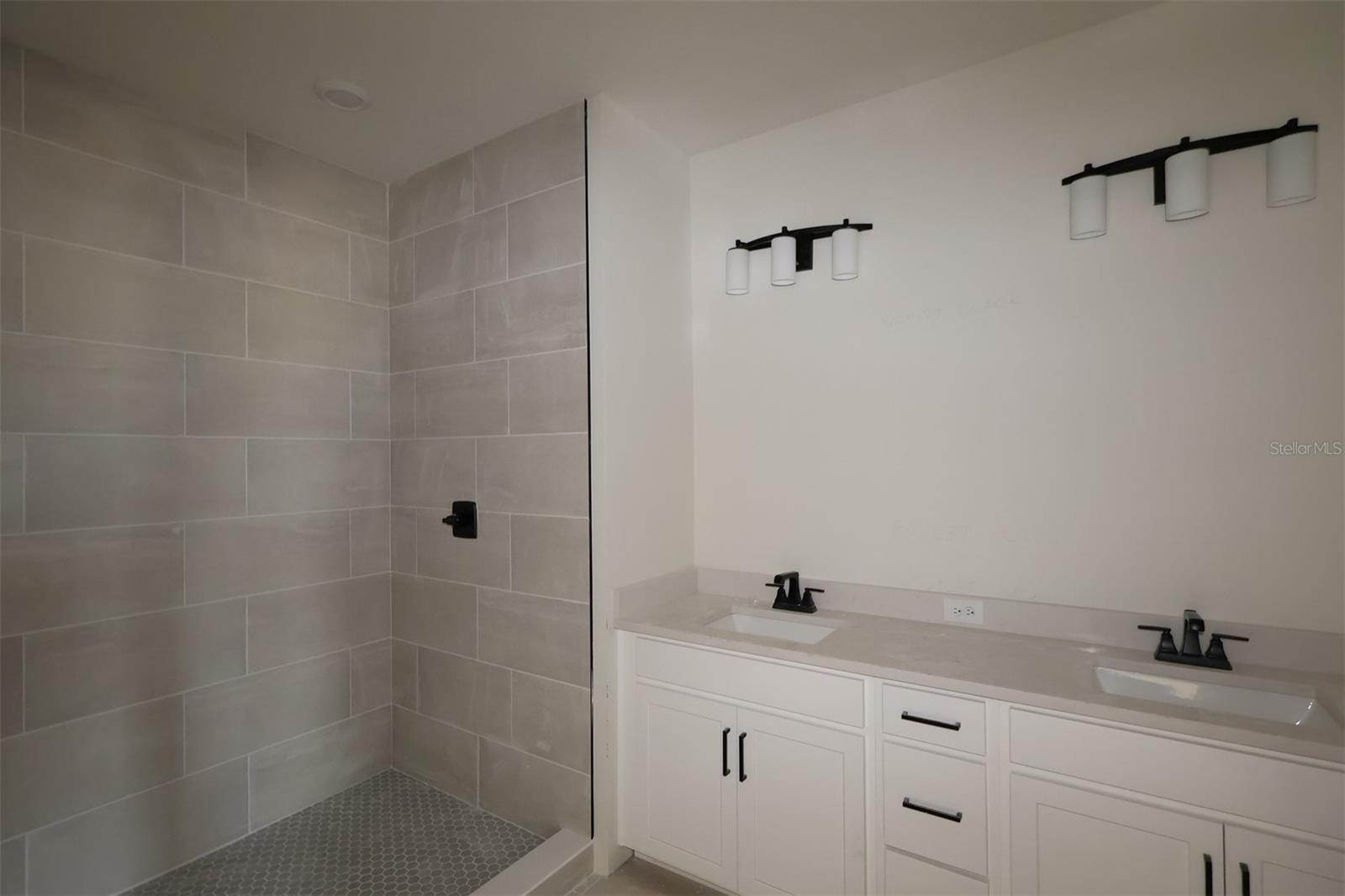 Image 13 of 20 For 11742 Full Moon Loop