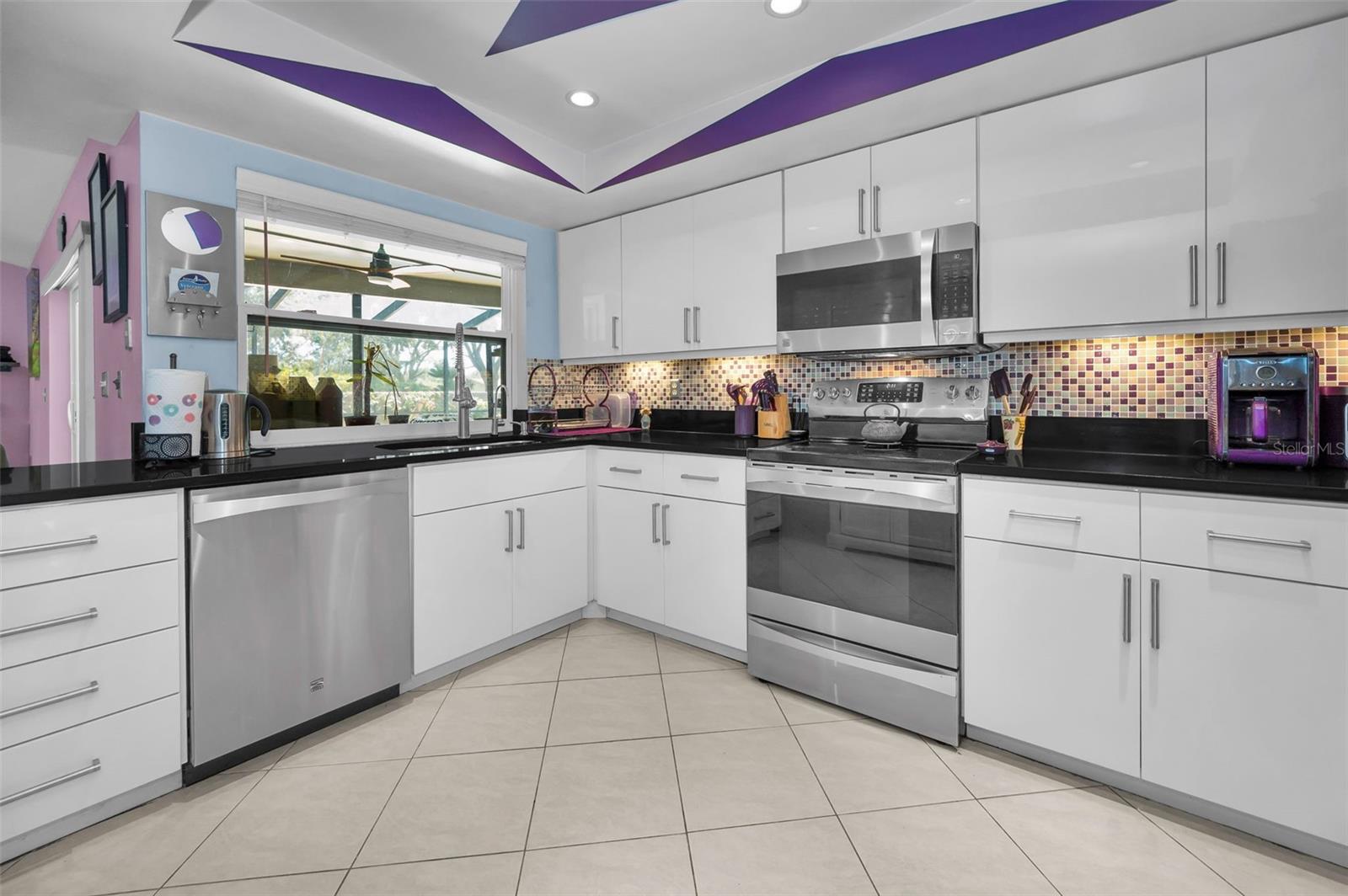 Image 22 of 82 For 14009 Middleton Way