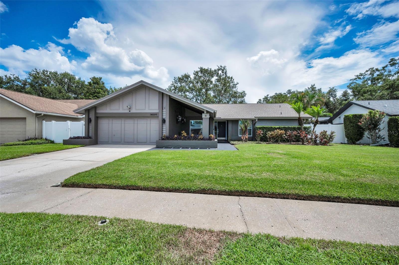 Image 4 of 82 For 14009 Middleton Way