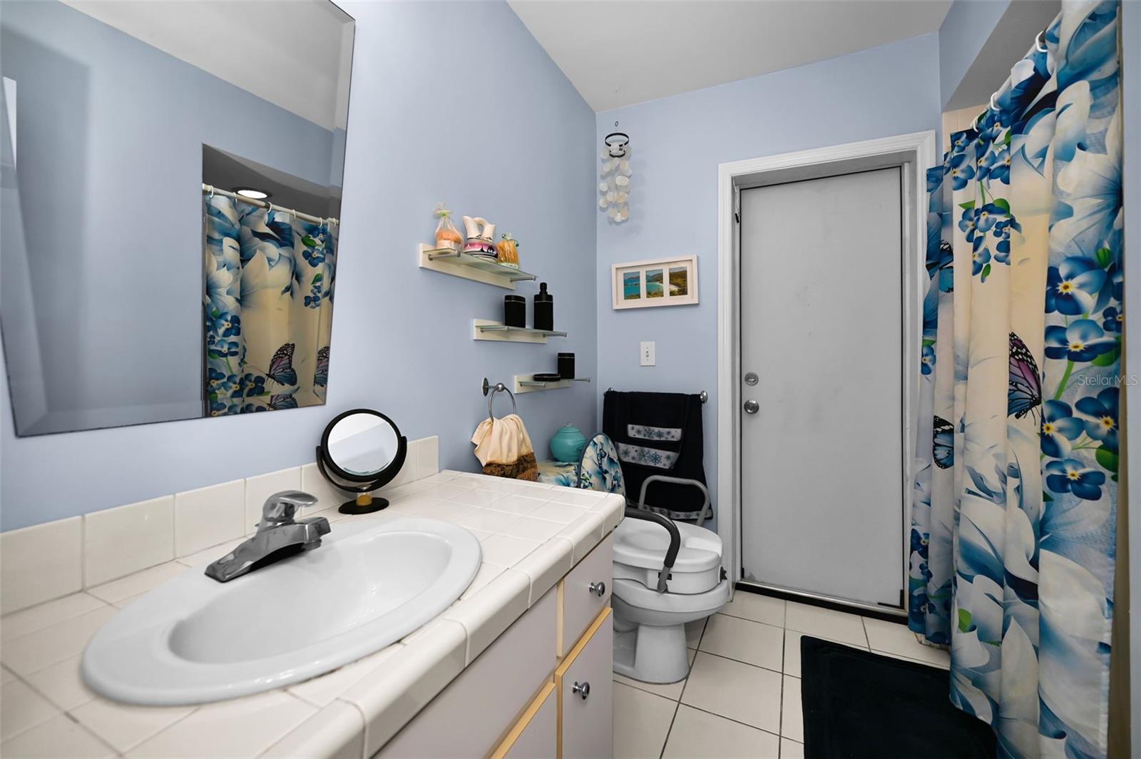 Image 43 of 82 For 14009 Middleton Way