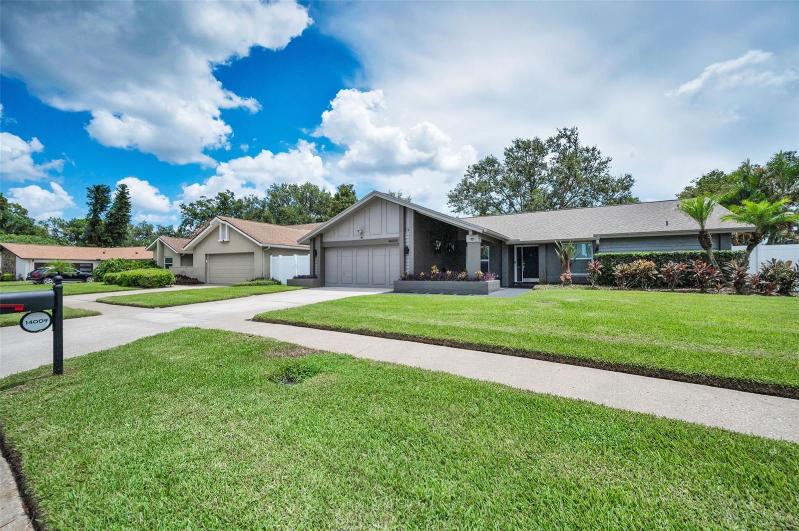 Image 6 of 82 For 14009 Middleton Way