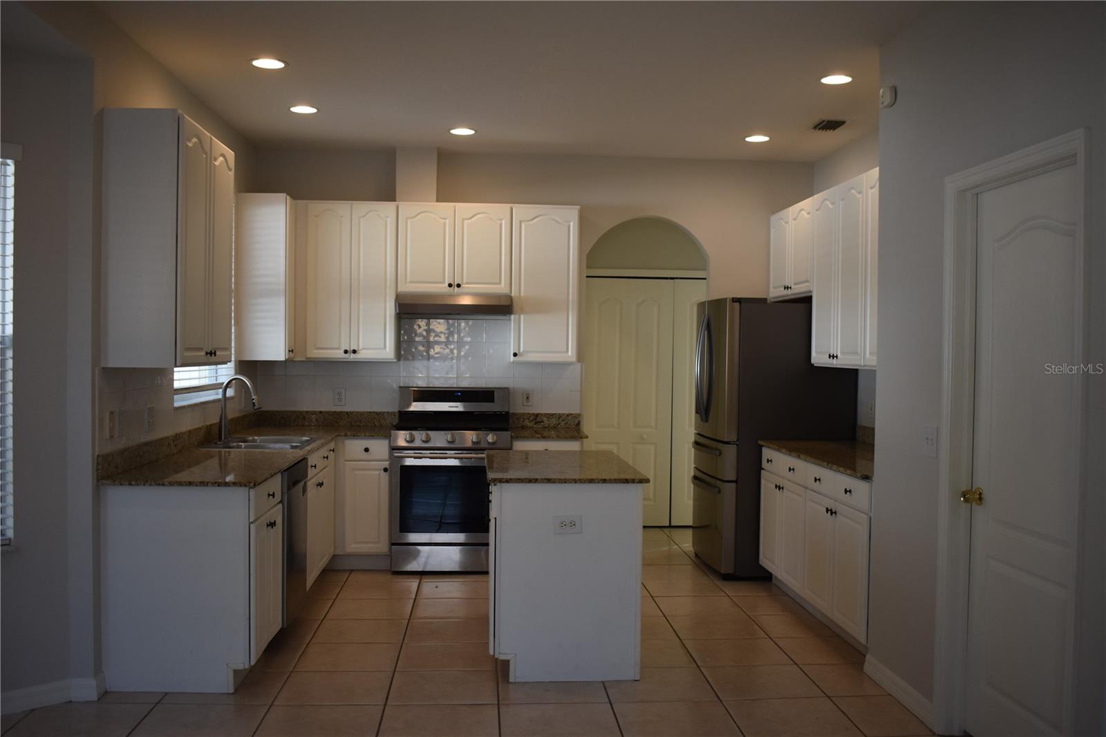 Image 2 of 20 For 15509 Montilla Loop