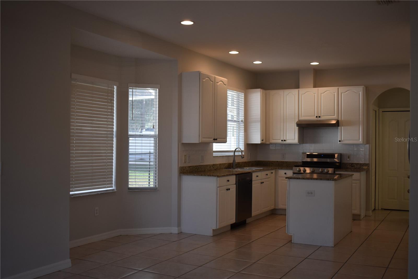 Image 6 of 20 For 15509 Montilla Loop