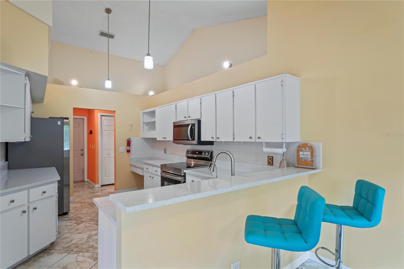 Image 12 of 45 For 455 Cressida Circle