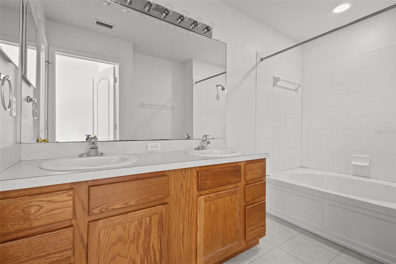 Image 13 of 18 For 2712 Conch Hollow Drive