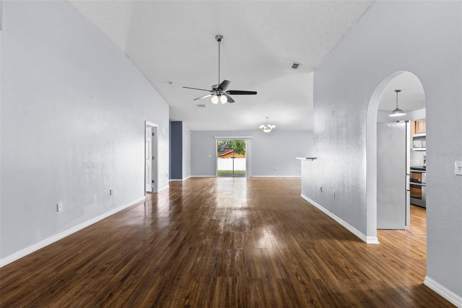 Image 13 of 61 For 13402 Copper Head Drive