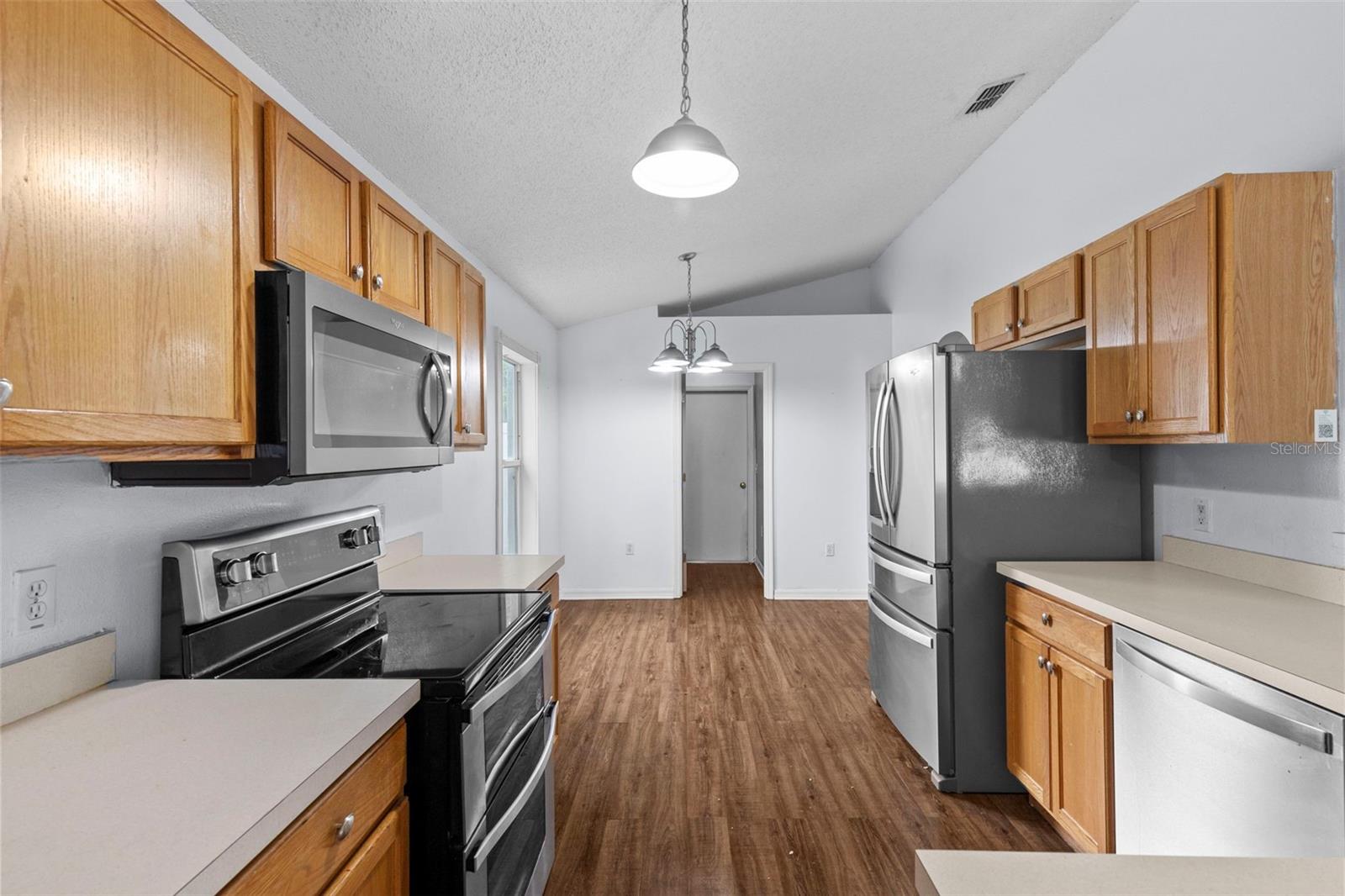 Image 18 of 61 For 13402 Copper Head Drive