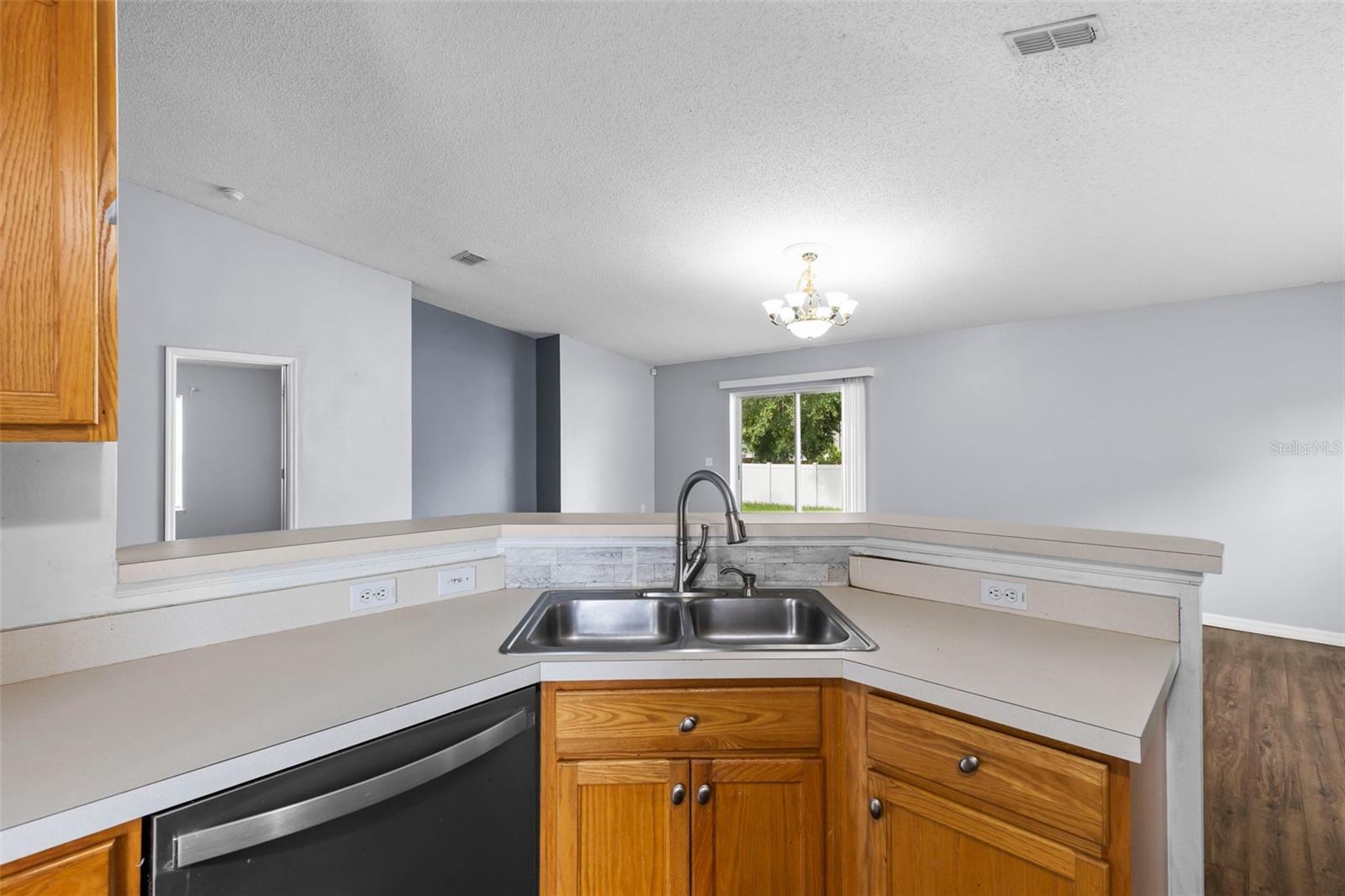 Image 19 of 61 For 13402 Copper Head Drive