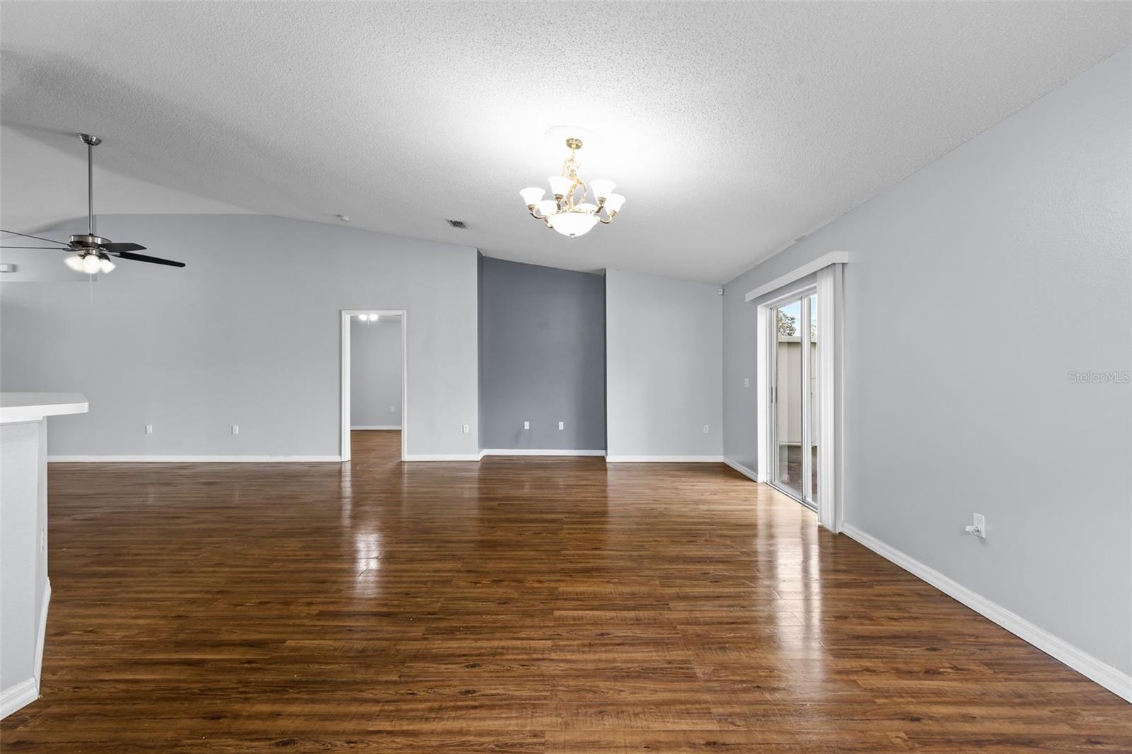 Image 26 of 61 For 13402 Copper Head Drive