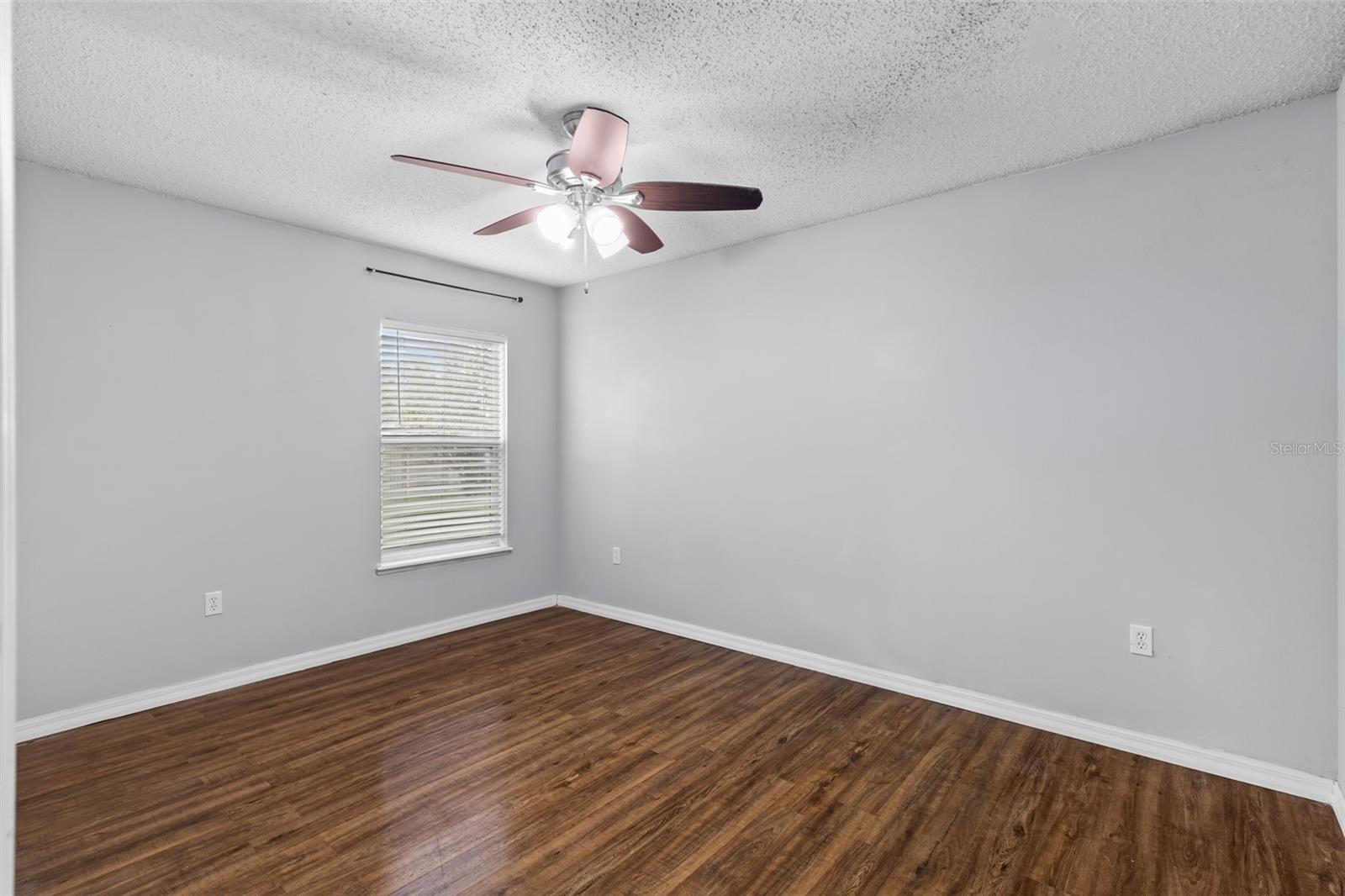 Image 28 of 61 For 13402 Copper Head Drive