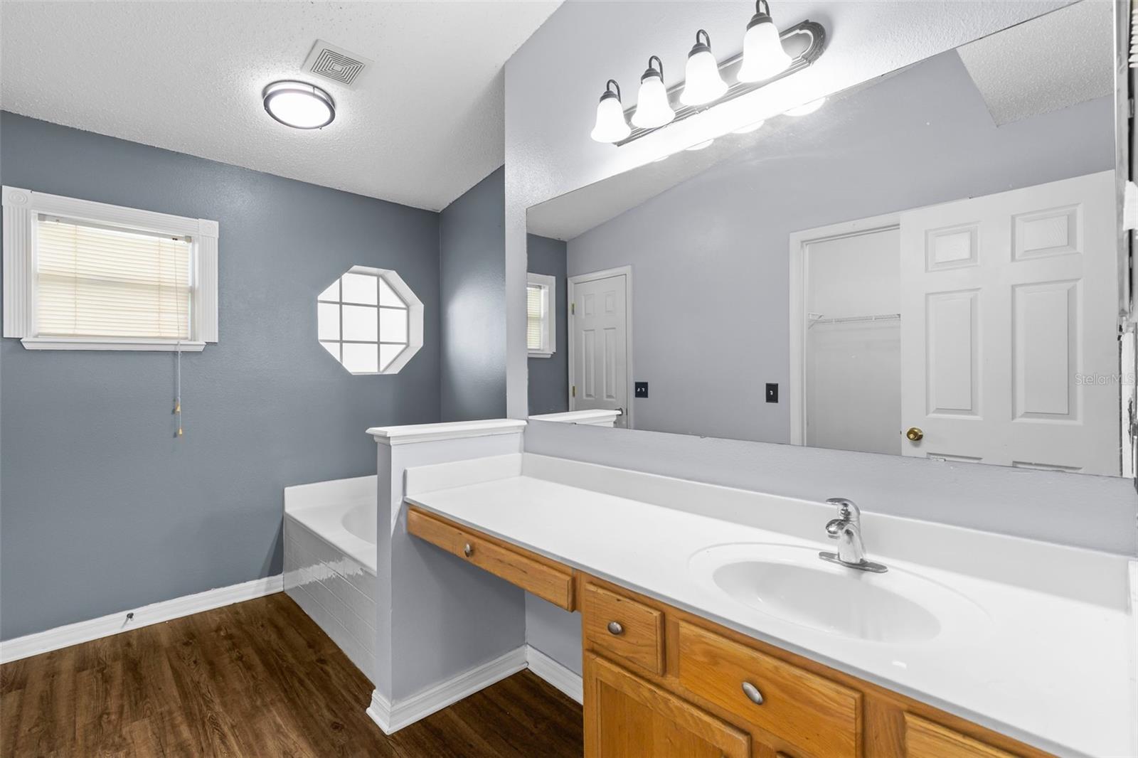 Image 32 of 61 For 13402 Copper Head Drive