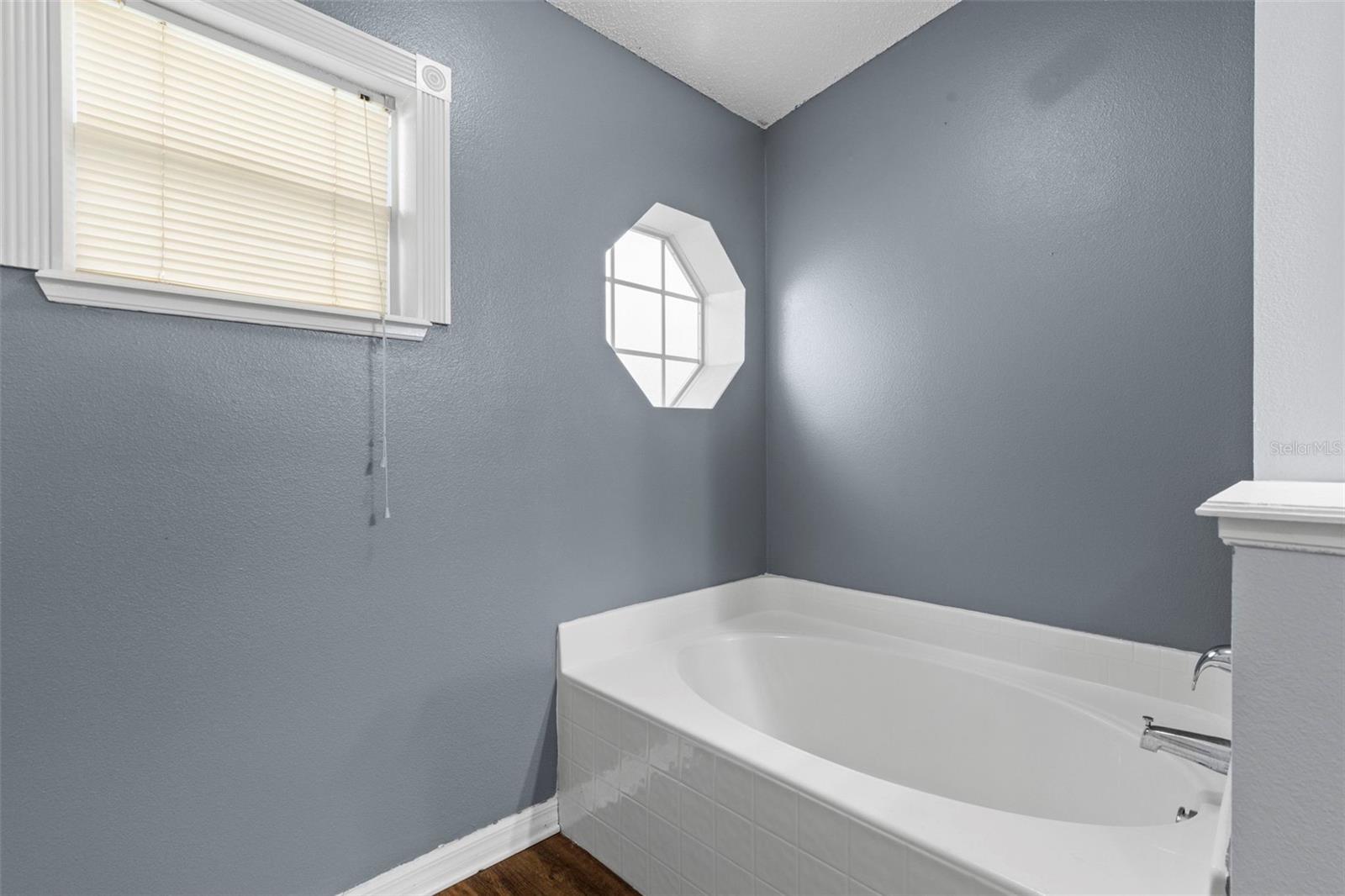 Image 33 of 61 For 13402 Copper Head Drive