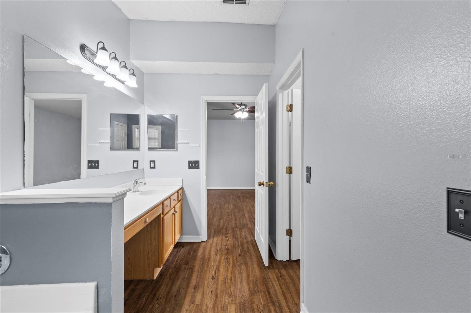 Image 35 of 61 For 13402 Copper Head Drive