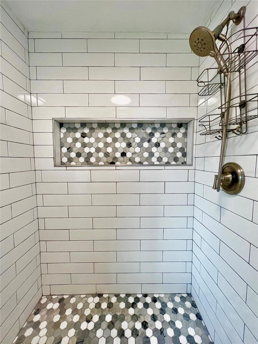 Image 11 of 15 For 4625 Madison Street