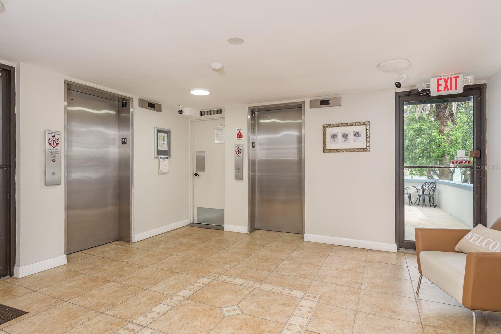 Image 4 of 50 For 644 Island Way 705