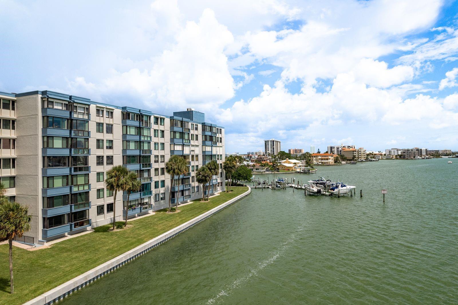 Image 47 of 50 For 644 Island Way 705